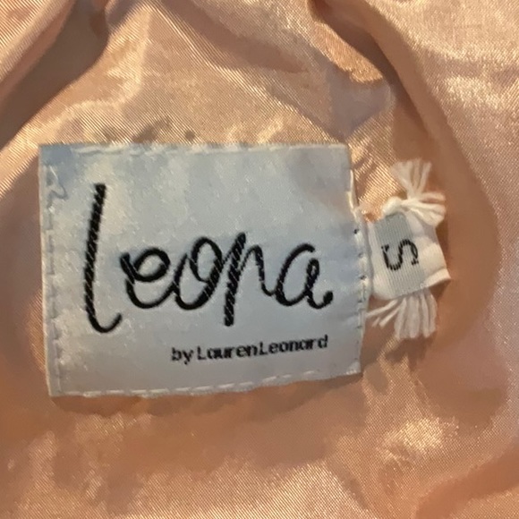 Ladies Leona by Lauren Leonard Top. Size Small - Picture 3 of 4